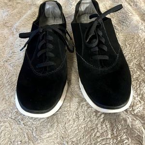 Vionic leather sneakers. Size 8. Worn once